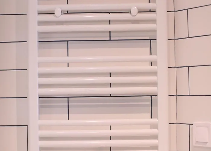 Maestro Damián, Moderna Vivienda Turística A Estrenar En Bilbao